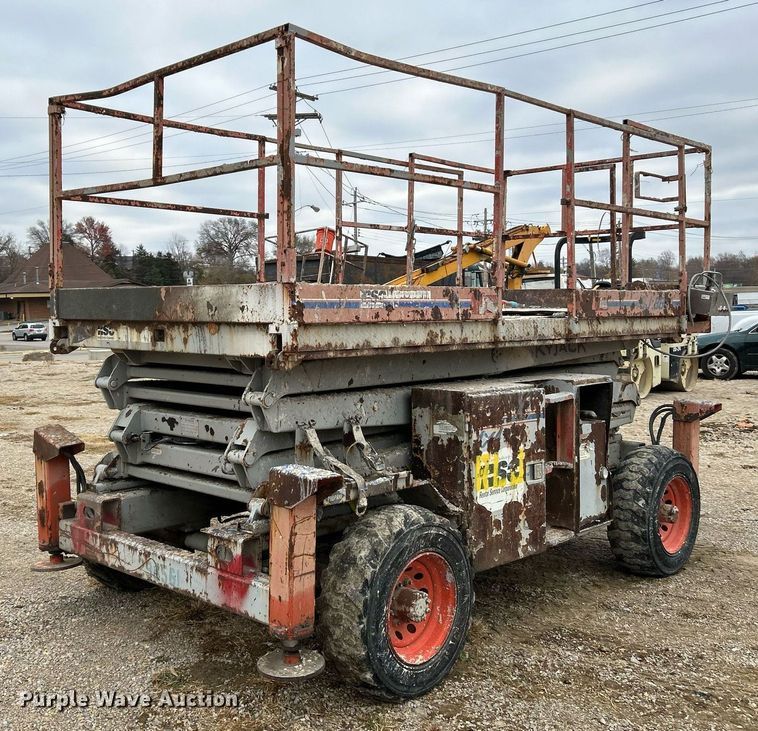 image for item NR9477 1999 Skyjack SJ8831A  scissor lift