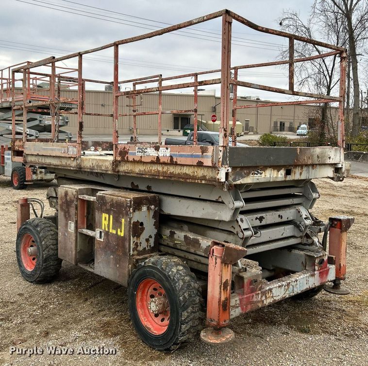 image for item NR9477 1999 Skyjack SJ8831A  scissor lift