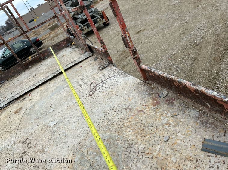 image for item NR9477 1999 Skyjack SJ8831A  scissor lift