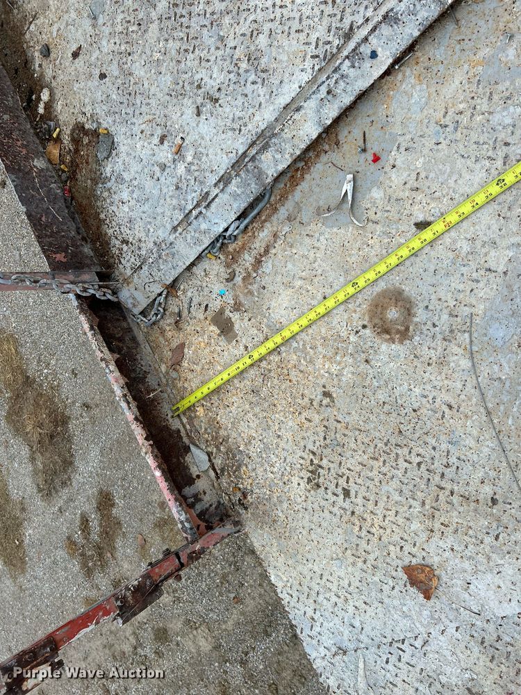 image for item NR9477 1999 Skyjack SJ8831A  scissor lift