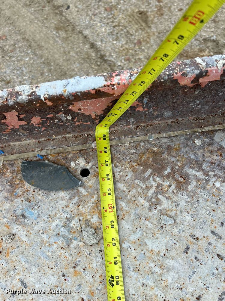 image for item NR9477 1999 Skyjack SJ8831A  scissor lift