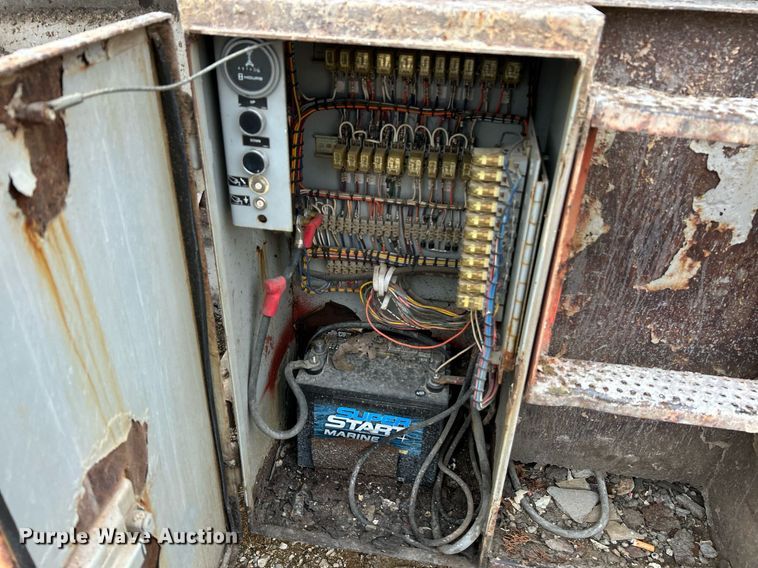 image for item NR9477 1999 Skyjack SJ8831A  scissor lift