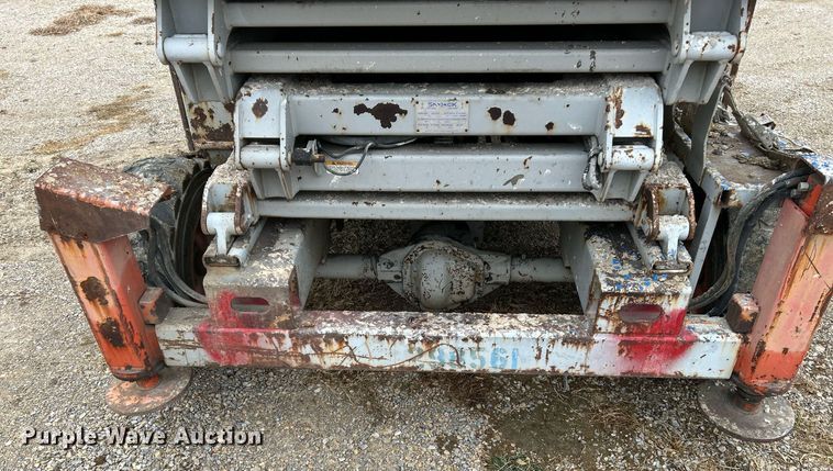 image for item NR9477 1999 Skyjack SJ8831A  scissor lift