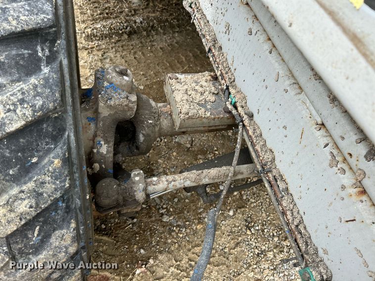 image for item NR9477 1999 Skyjack SJ8831A  scissor lift