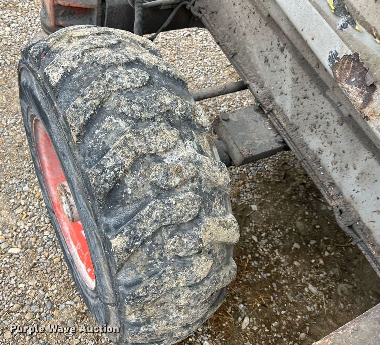 image for item NR9477 1999 Skyjack SJ8831A  scissor lift