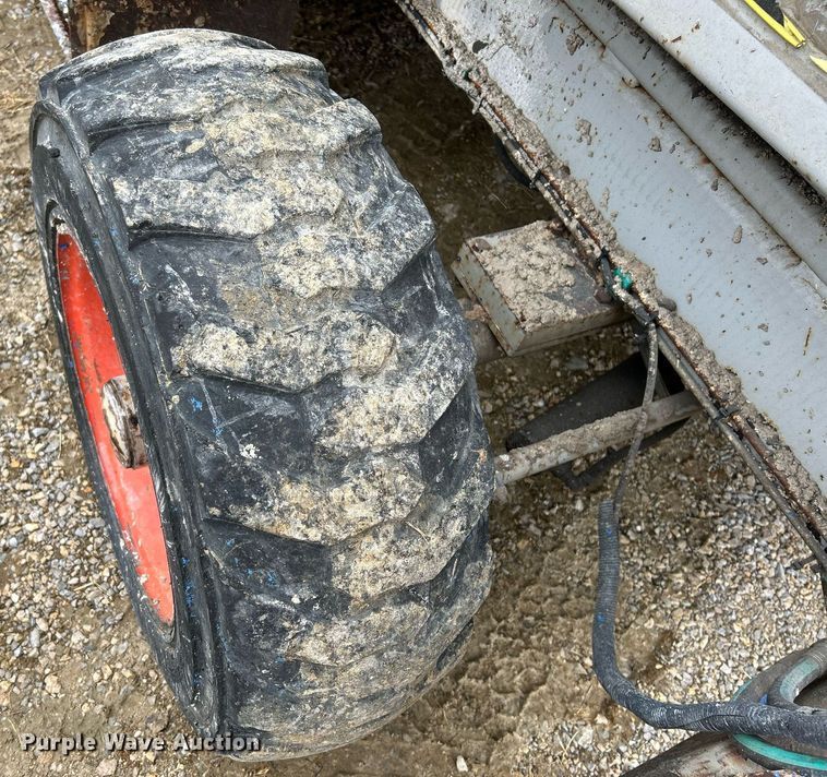 image for item NR9477 1999 Skyjack SJ8831A  scissor lift