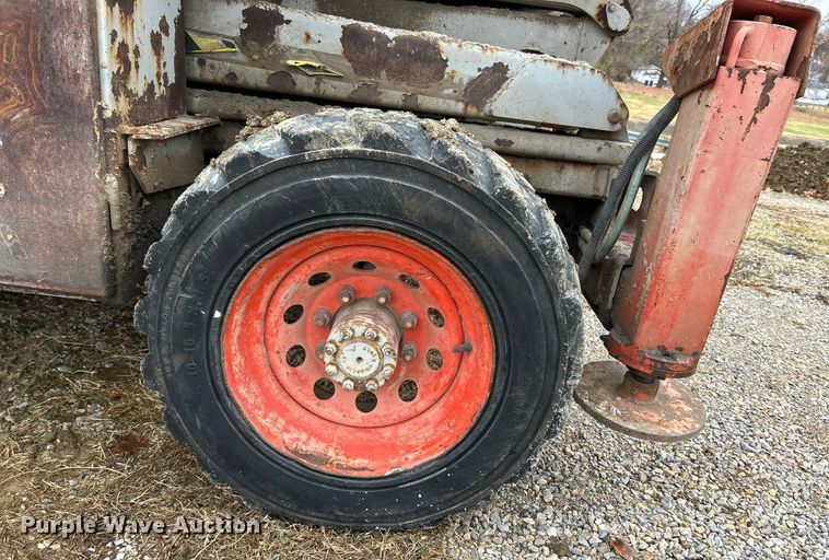 image for item NR9477 1999 Skyjack SJ8831A  scissor lift