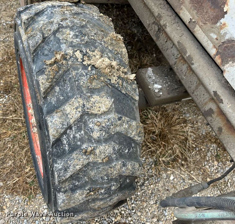 image for item NR9477 1999 Skyjack SJ8831A  scissor lift