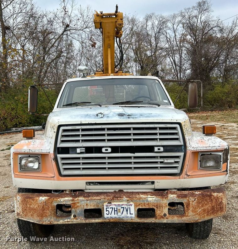 image for item NR9478 1986 Ford F600  bucket truck
