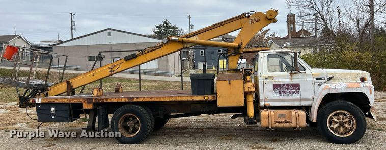 image for item NR9478 1986 Ford F600  bucket truck