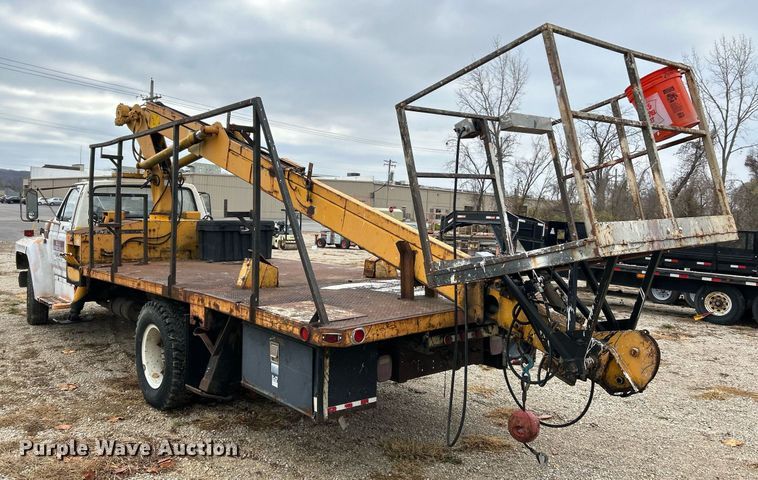 image for item NR9478 1986 Ford F600  bucket truck