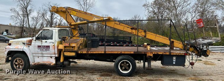 image for item NR9478 1986 Ford F600  bucket truck