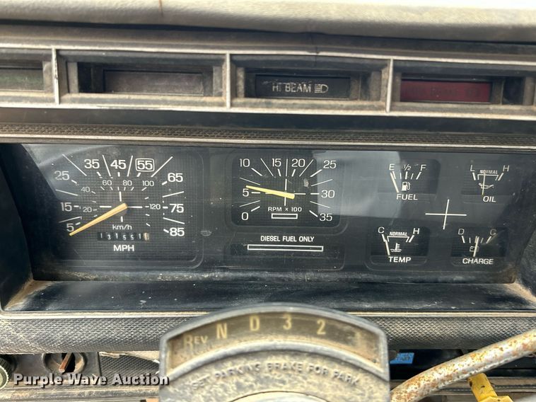 image for item NR9478 1986 Ford F600  bucket truck