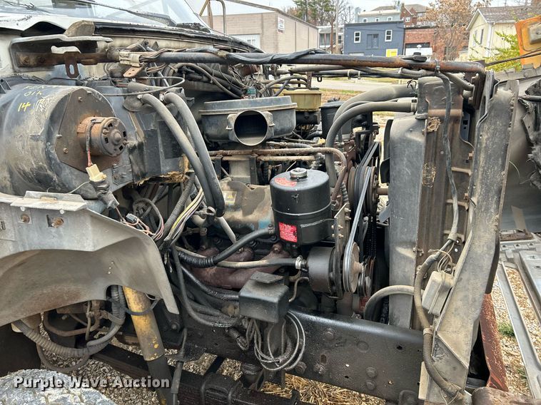 image for item NR9478 1986 Ford F600  bucket truck