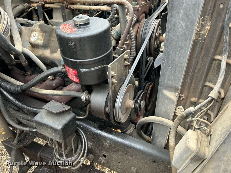 image for item NR9478 1986 Ford F600  bucket truck