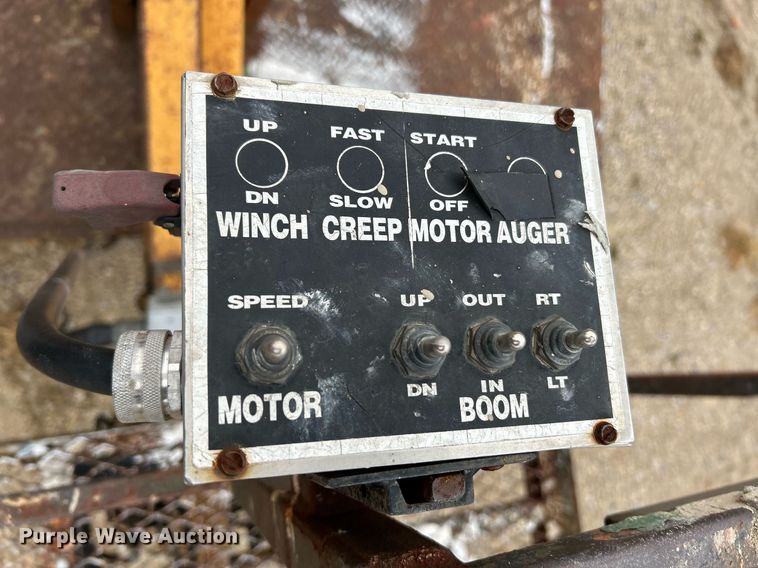 image for item NR9478 1986 Ford F600  bucket truck