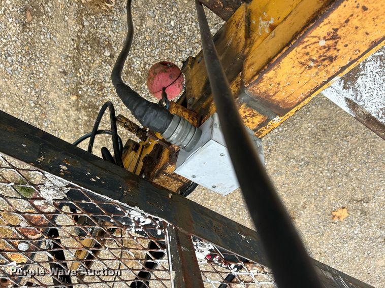 image for item NR9478 1986 Ford F600  bucket truck