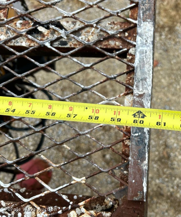 image for item NR9478 1986 Ford F600  bucket truck