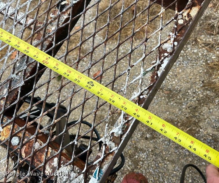 image for item NR9478 1986 Ford F600  bucket truck