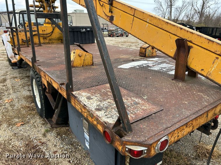 image for item NR9478 1986 Ford F600  bucket truck