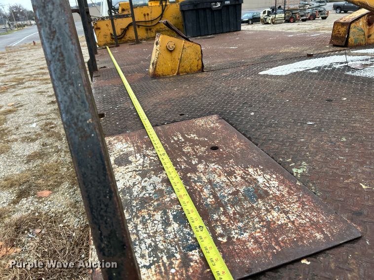 image for item NR9478 1986 Ford F600  bucket truck