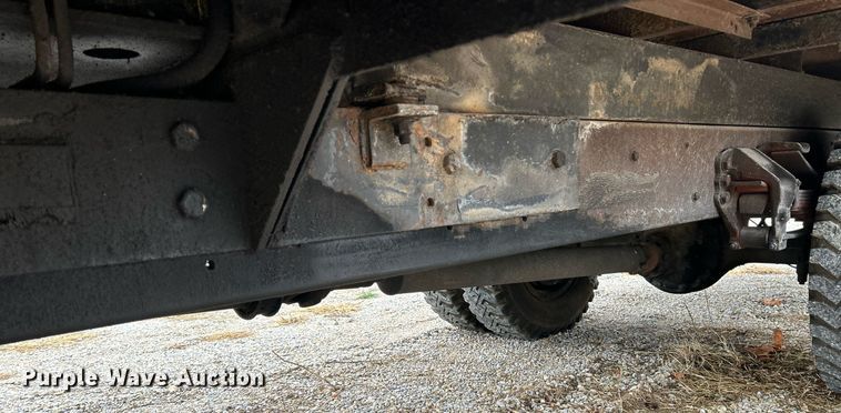 image for item NR9478 1986 Ford F600  bucket truck