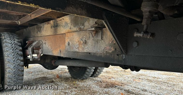 image for item NR9478 1986 Ford F600  bucket truck