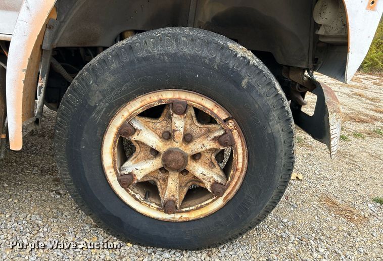 image for item NR9478 1986 Ford F600  bucket truck