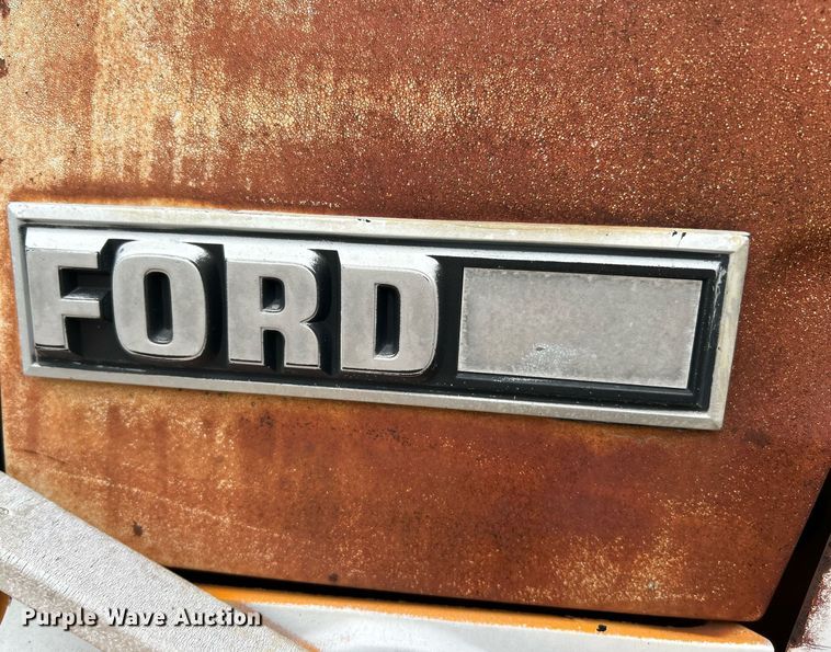 image for item NR9478 1986 Ford F600  bucket truck