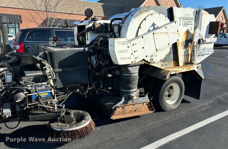 image for item NR9487 1999 Isuzu NPR  street sweeper truck