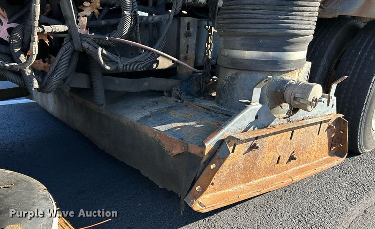 image for item NR9487 1999 Isuzu NPR  street sweeper truck