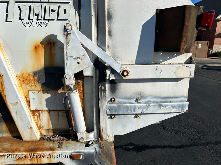 image for item NR9487 1999 Isuzu NPR  street sweeper truck