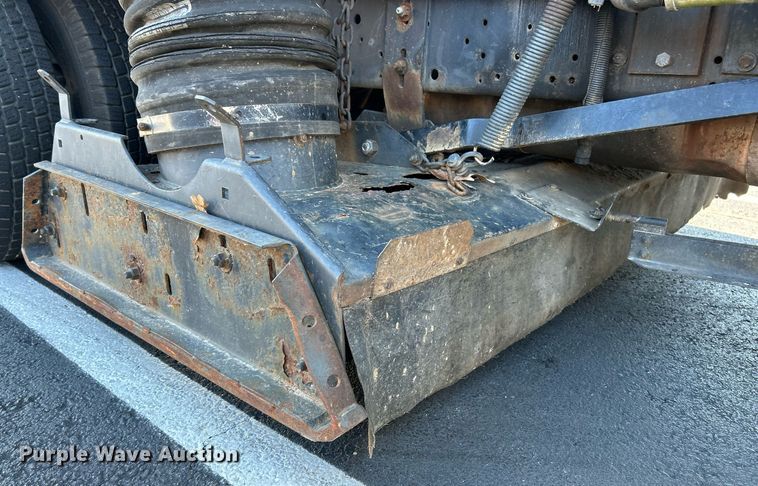 image for item NR9487 1999 Isuzu NPR  street sweeper truck