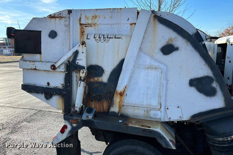 image for item NR9487 1999 Isuzu NPR  street sweeper truck