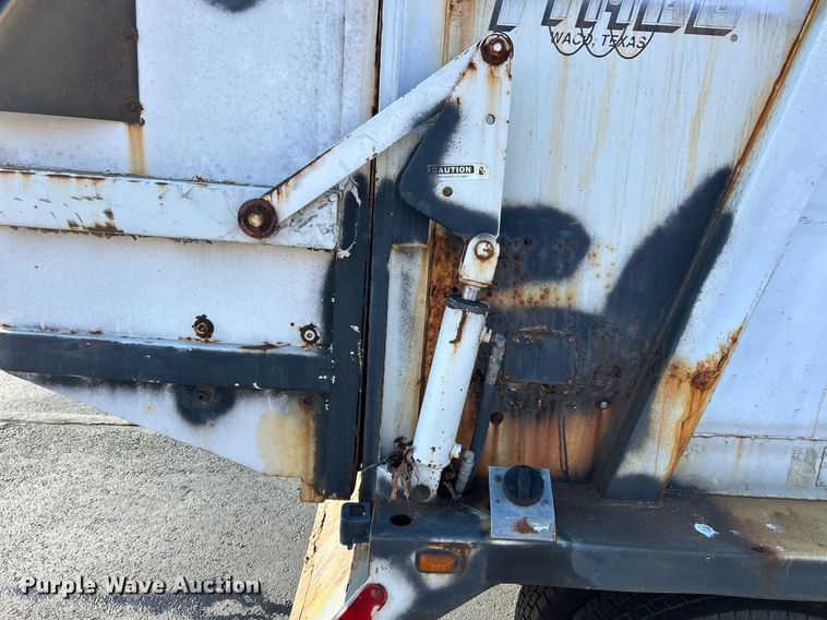 image for item NR9487 1999 Isuzu NPR  street sweeper truck