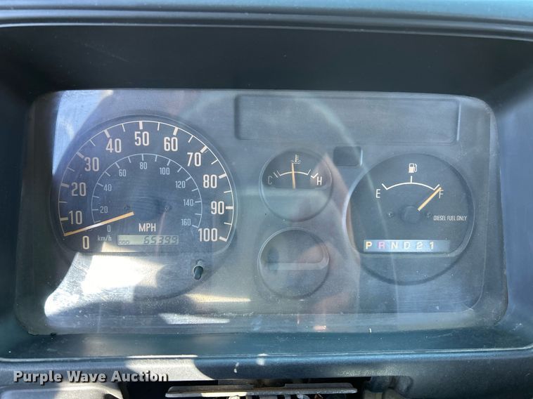 image for item NR9487 1999 Isuzu NPR  street sweeper truck