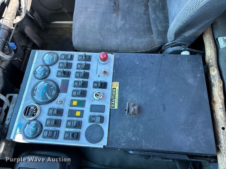 image for item NR9487 1999 Isuzu NPR  street sweeper truck