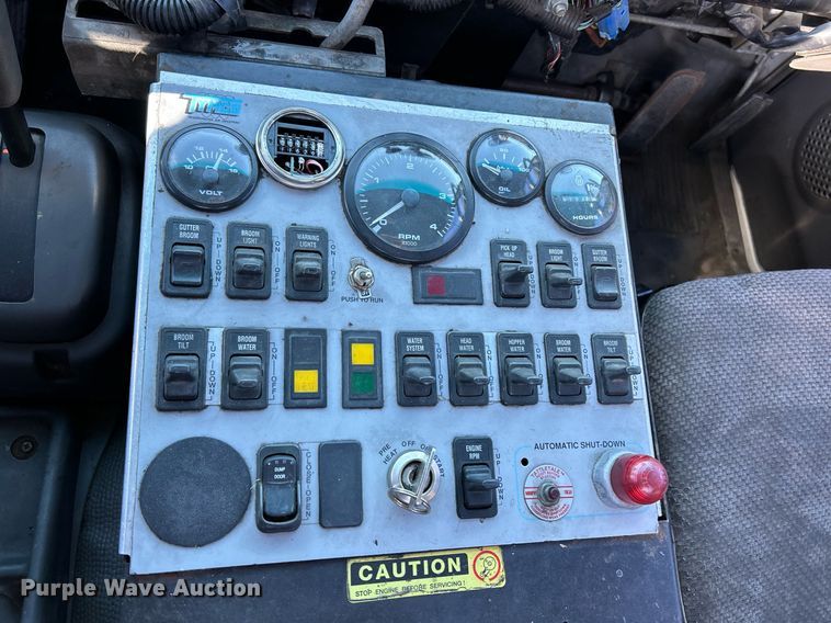 image for item NR9487 1999 Isuzu NPR  street sweeper truck