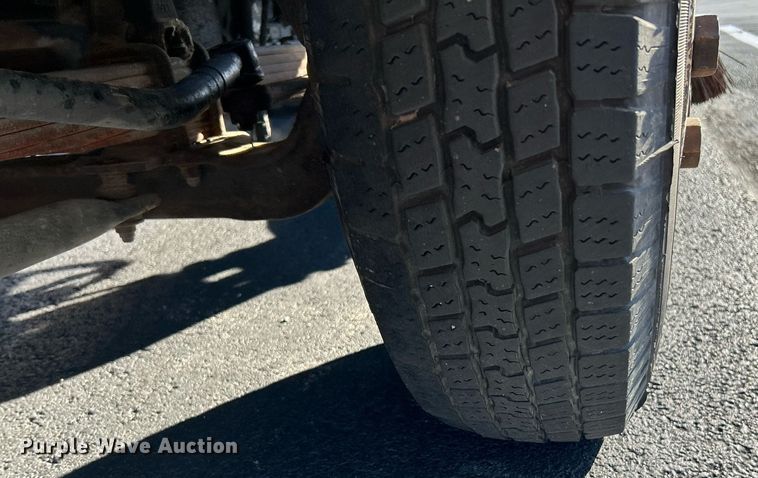 image for item NR9487 1999 Isuzu NPR  street sweeper truck