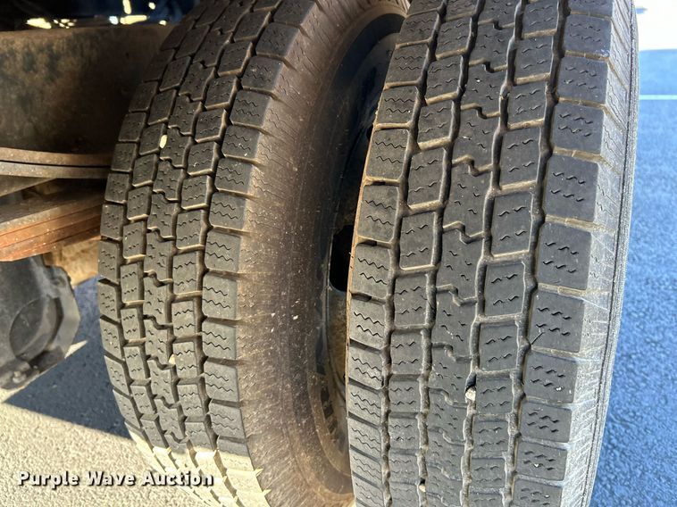 image for item NR9487 1999 Isuzu NPR  street sweeper truck