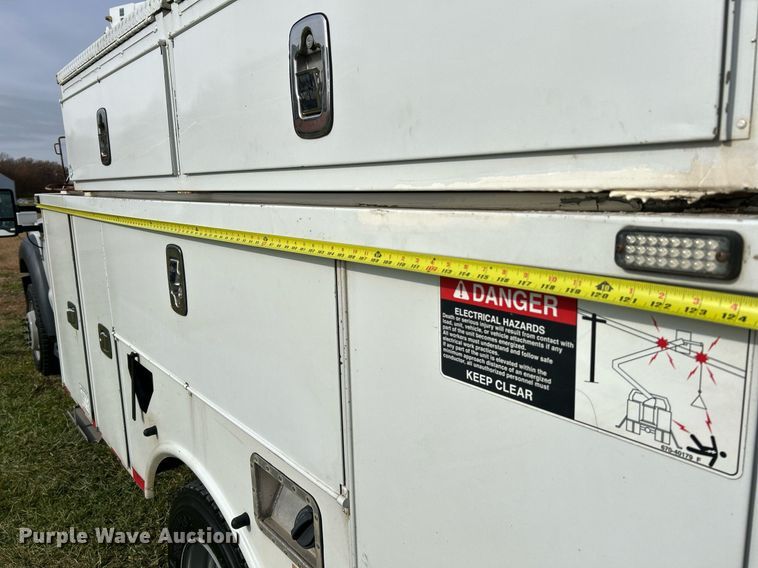 image for item NR9495 2016 Ford F550 Super Duty  bucket truck