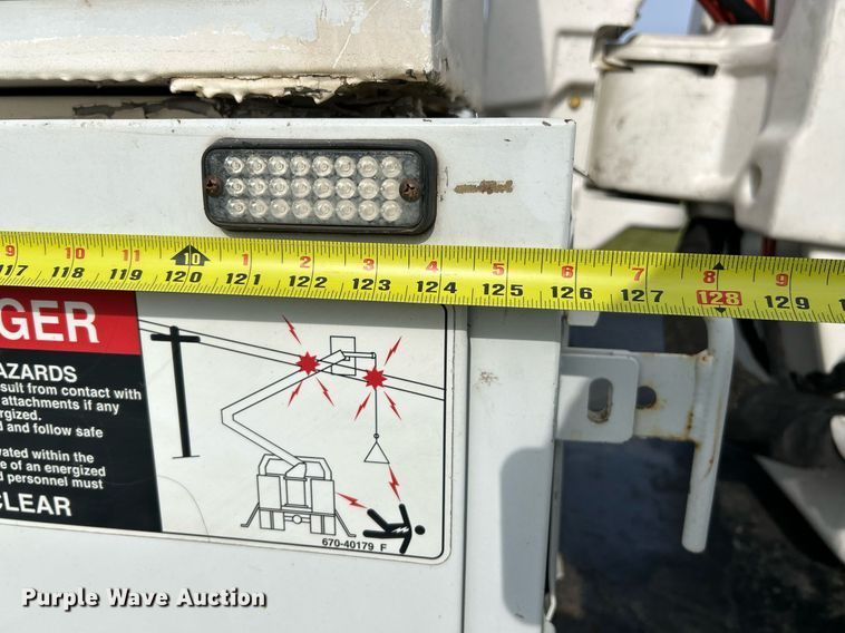 image for item NR9495 2016 Ford F550 Super Duty  bucket truck