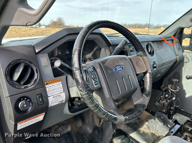 image for item NR9495 2016 Ford F550 Super Duty  bucket truck