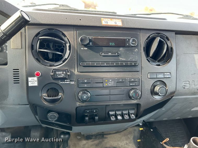 image for item NR9495 2016 Ford F550 Super Duty  bucket truck