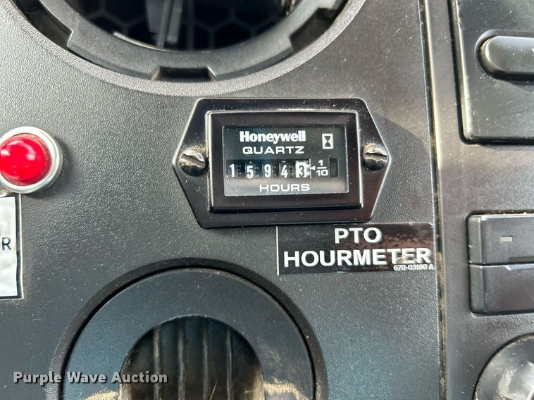 image for item NR9495 2016 Ford F550 Super Duty  bucket truck