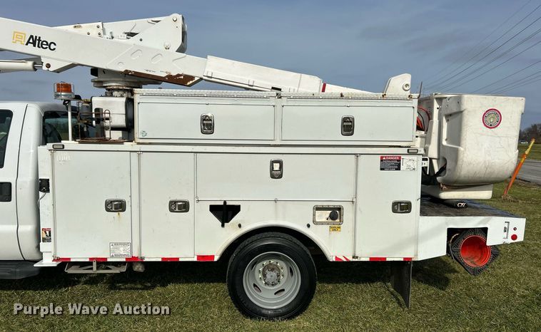 image for item NR9495 2016 Ford F550 Super Duty  bucket truck