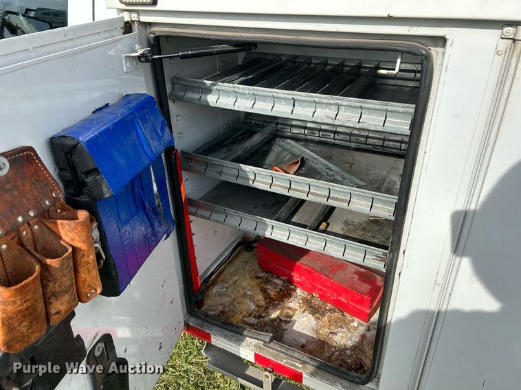 image for item NR9495 2016 Ford F550 Super Duty  bucket truck