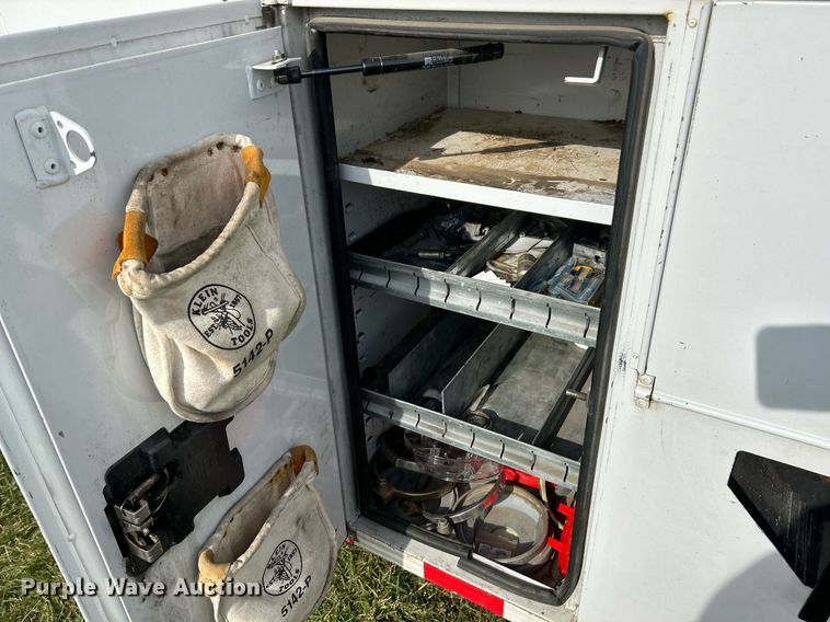 image for item NR9495 2016 Ford F550 Super Duty  bucket truck