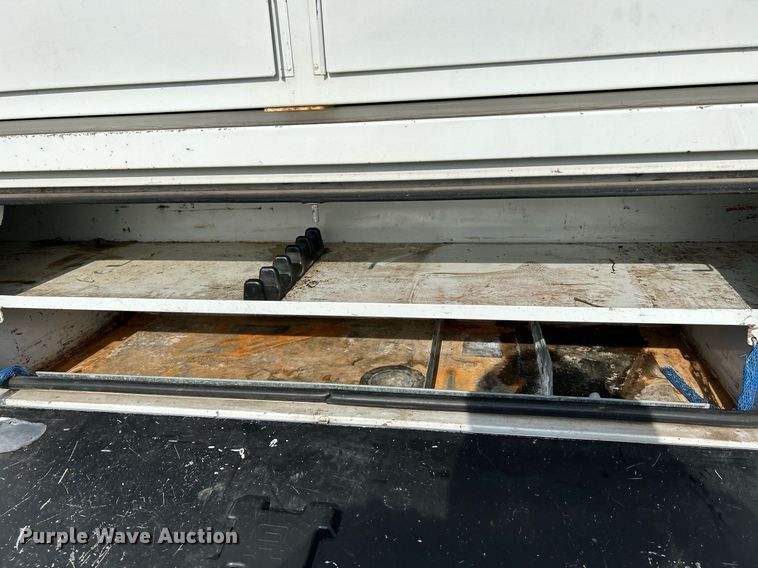 image for item NR9495 2016 Ford F550 Super Duty  bucket truck