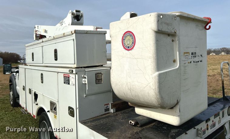 image for item NR9495 2016 Ford F550 Super Duty  bucket truck